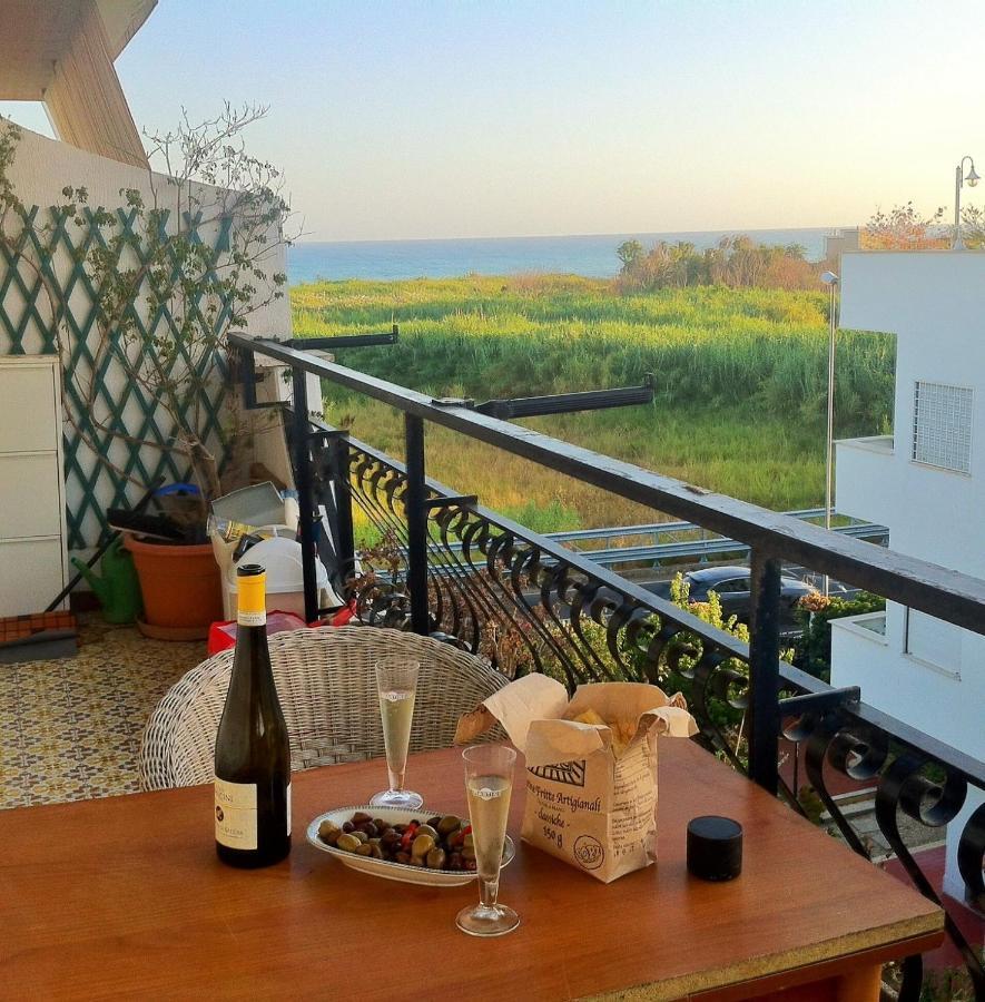 Attico Terramare - Beach & Maxi Terrace & Electricbbq سانتا مارينيلاّ المظهر الخارجي الصورة